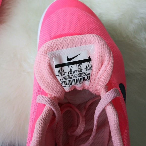 Nike Flex Experience RN Womens Sneakers - Picture 6 of 8